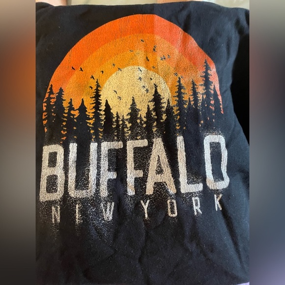 NEW- Dog Groomers Sweatshirt 
Buffalo NY Graphic on Back🐾 - Picture 4 of 8
